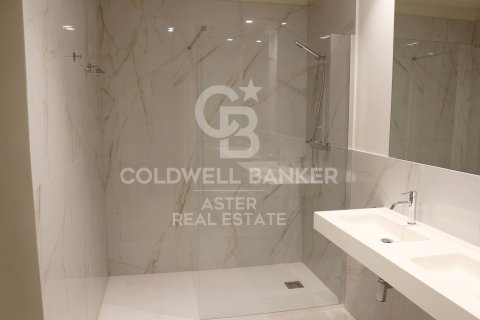 Tríplex de 2 dormitorios en venta en Barcelona, Cataluña, Spain № 7920 - foto 10