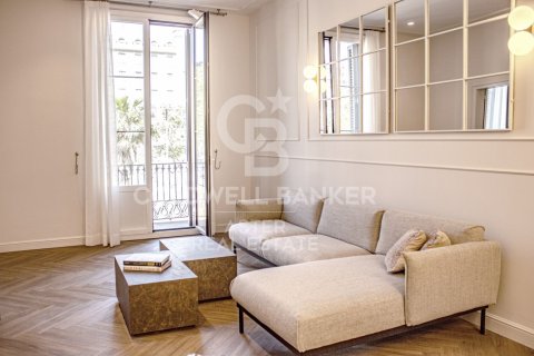 Tríplex de 2 dormitorios en venta en Barcelona, Cataluña, Spain № 7920 - foto 17