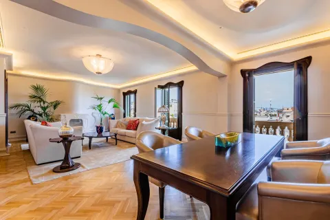 Apartamento de 4 dormitorios en venta en Barcelona, Cataluña, Spain № 1745 - foto 28