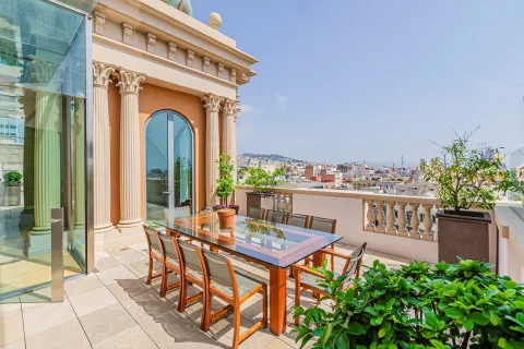 Apartamento de 4 dormitorios en venta en Barcelona, Cataluña, Spain № 1745 - foto 3