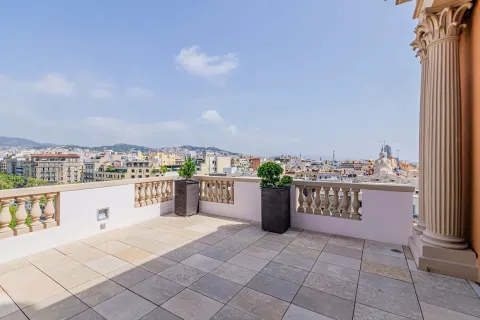Apartamento de 4 dormitorios en venta en Barcelona, Cataluña, Spain № 1745 - foto 21