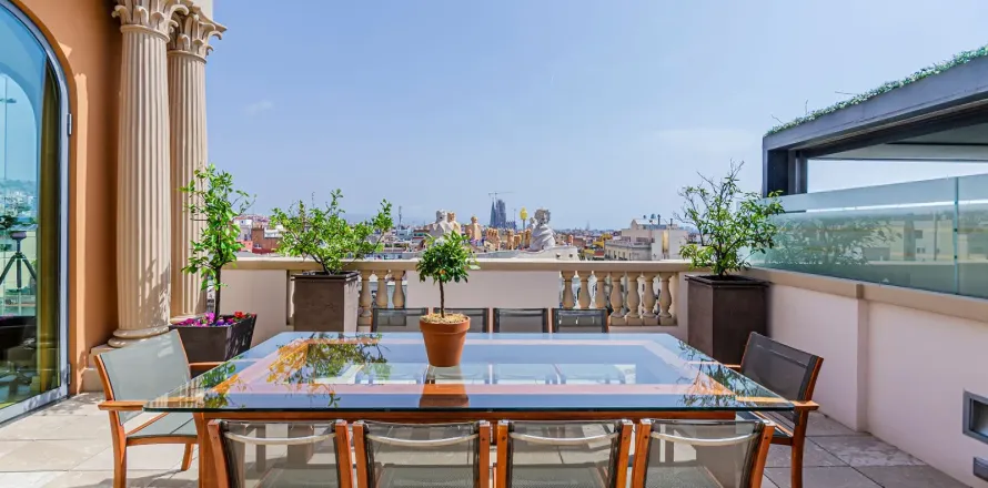 Apartamento de 4 dormitorios en venta en Barcelona, Cataluña, Spain № 1745