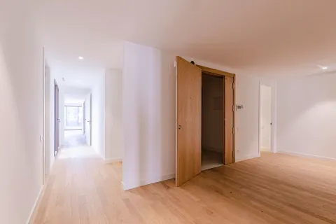 5 bedrooms apartment for sale in Barcelona, Catalonia, Spain № 1742 - photo 14