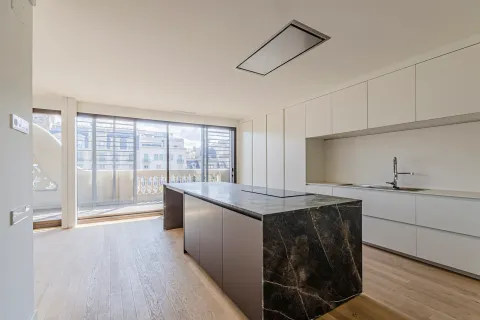 5 bedrooms apartment for sale in Barcelona, Catalonia, Spain № 1742 - photo 9