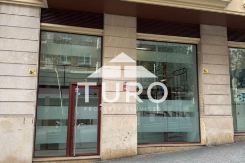 165 sq.m. commercial property for sale in Barcelona, Catalonia, Spain № 1913 - photo 2