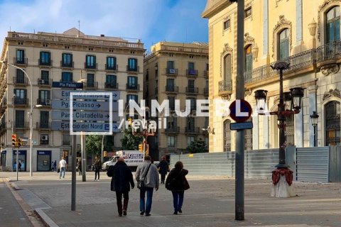 Propiedad comercial de 1500 m² en venta en Eixample, Barcelona, Cataluña, Spain № 1914 - foto 20