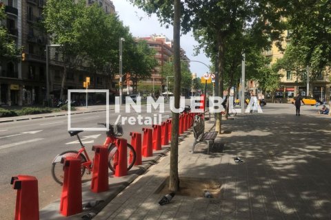 Propiedad comercial de 1500 m² en venta en Eixample, Barcelona, Cataluña, Spain № 1915 - foto 15