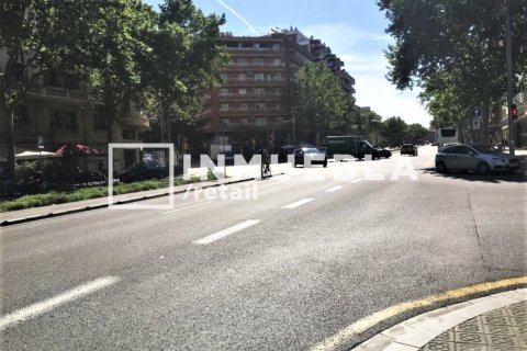 Propiedad comercial de 1500 m² en venta en Eixample, Barcelona, Cataluña, Spain № 1915 - foto 12