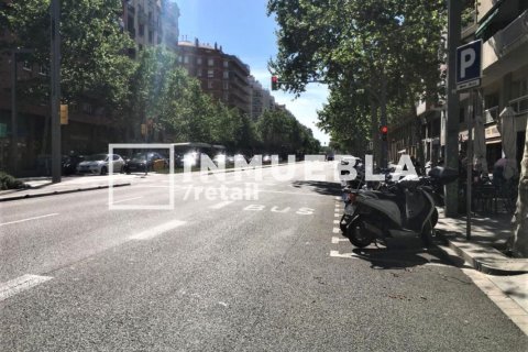 Propiedad comercial de 1500 m² en venta en Eixample, Barcelona, Cataluña, Spain № 1915 - foto 8