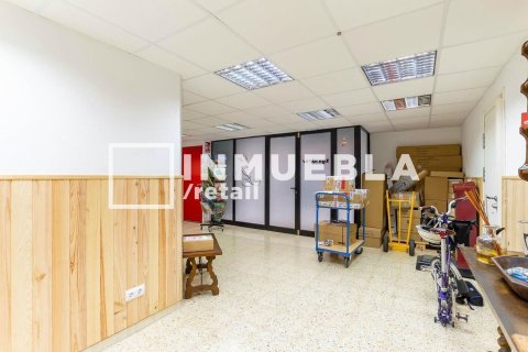 Propiedad comercial de 380 m² en venta en Barcelona, Cataluña, Spain № 1916 - foto 18