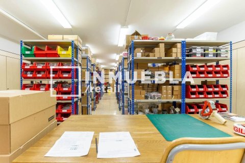 Propiedad comercial de 380 m² en venta en Barcelona, Cataluña, Spain № 1916 - foto 21