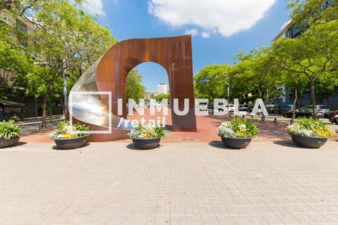 Propiedad comercial de 380 m² en venta en Barcelona, Cataluña, Spain № 1916 - foto 6