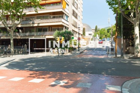 Propiedad comercial de 380 m² en venta en Barcelona, Cataluña, Spain № 1916 - foto 7