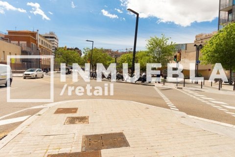Propiedad comercial de 380 m² en venta en Barcelona, Cataluña, Spain № 1916 - foto 20