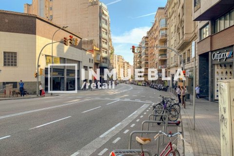 Propiedad comercial de 380 m² en venta en Barcelona, Cataluña, Spain № 1916 - foto 9