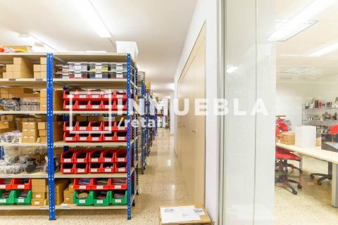 Propiedad comercial de 380 m² en venta en Barcelona, Cataluña, Spain № 1916 - foto 2