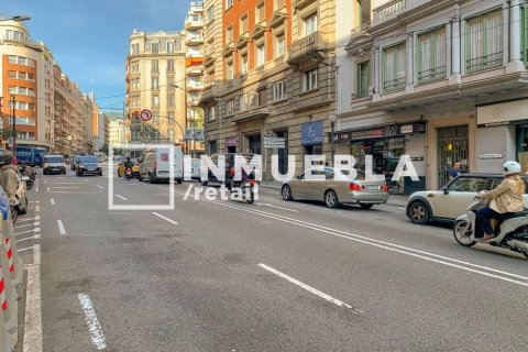 Propiedad comercial de 380 m² en venta en Barcelona, Cataluña, Spain № 1916 - foto 14