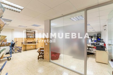 Propiedad comercial de 380 m² en venta en Barcelona, Cataluña, Spain № 1916 - foto 15