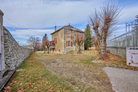 Сasa de 9 dormitorios en venta en Cataluña, Spain № 5867
