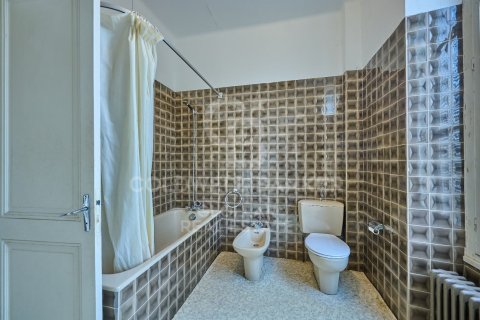 Сasa de 9 dormitorios en venta en Cataluña, Spain № 5867 - foto 25