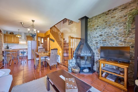 Сasa de 3 dormitorios en venta en Cataluña, Spain № 5862 - foto 15