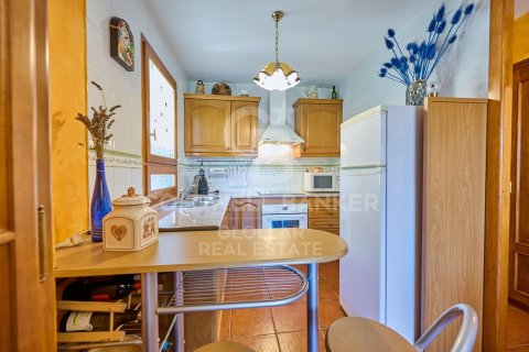 Сasa de 3 dormitorios en venta en Cataluña, Spain № 5862 - foto 17