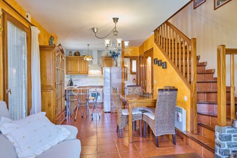 Сasa de 3 dormitorios en venta en Cataluña, Spain № 5862 - foto 19