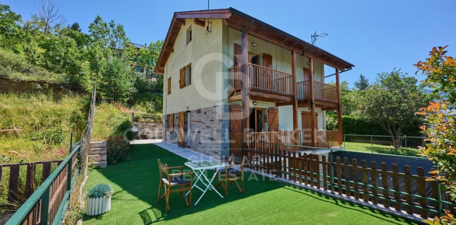 Сasa de 3 dormitorios en venta en Cataluña, Spain № 5862