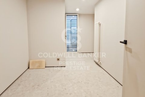 Apartamento de 5 dormitorios en venta en Barcelona, Cataluña, Spain № 5863 - foto 18