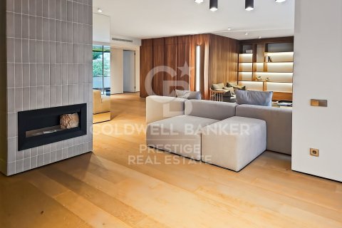 Apartamento de 5 dormitorios en venta en Barcelona, Cataluña, Spain № 5863 - foto 4