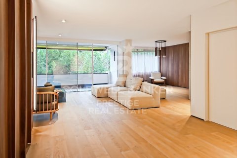 Apartamento de 5 dormitorios en venta en Barcelona, Cataluña, Spain № 5863 - foto 2