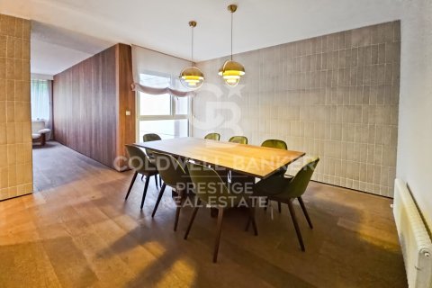 Apartamento de 5 dormitorios en venta en Barcelona, Cataluña, Spain № 5863 - foto 8