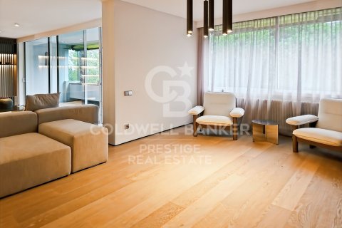 Apartamento de 5 dormitorios en venta en Barcelona, Cataluña, Spain № 5863 - foto 7