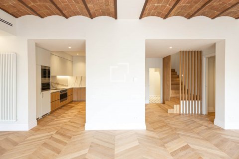 3 bedrooms penthouse for sale in Barcelona, Catalonia, Spain № 8654 - photo 9