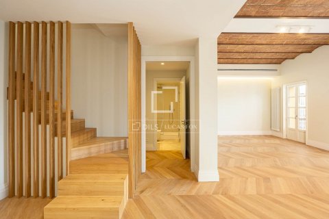 3 bedrooms penthouse for sale in Barcelona, Catalonia, Spain № 8654 - photo 17