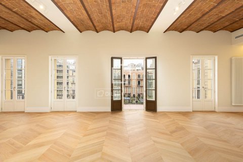 3 bedrooms penthouse for sale in Barcelona, Catalonia, Spain № 8654 - photo 3