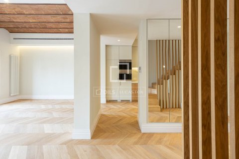 3 bedrooms penthouse for sale in Barcelona, Catalonia, Spain № 8654 - photo 10