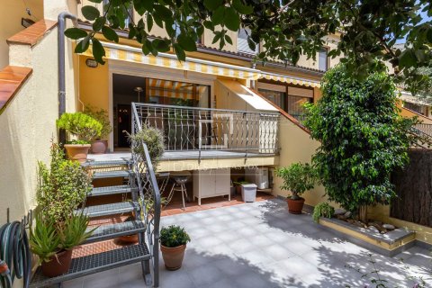 Villa de 4 dormitorios en venta en Sant Just Desvern, Barcelona, Cataluña, Spain № 8656
