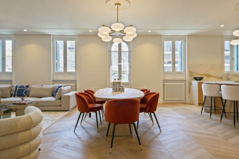 Ático de 3 dormitorios en venta en Barcelona, Cataluña, Spain № 8652 - foto 13