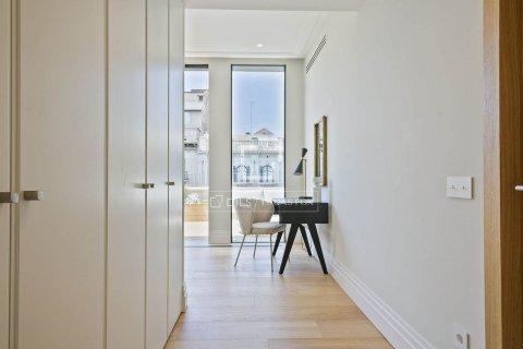Ático de 3 dormitorios en venta en Barcelona, Cataluña, Spain № 8652 - foto 30