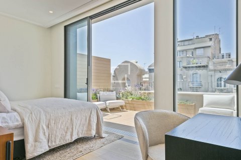 Ático de 3 dormitorios en venta en Barcelona, Cataluña, Spain № 8652 - foto 29