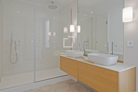 Ático de 3 dormitorios en venta en Barcelona, Cataluña, Spain № 8652 - foto 27