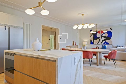 Ático de 3 dormitorios en venta en Barcelona, Cataluña, Spain № 8652 - foto 10
