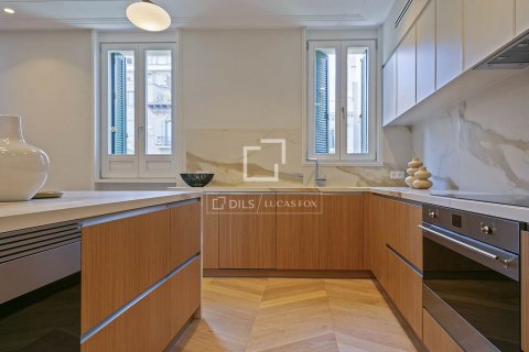 Ático de 3 dormitorios en venta en Barcelona, Cataluña, Spain № 8652 - foto 12