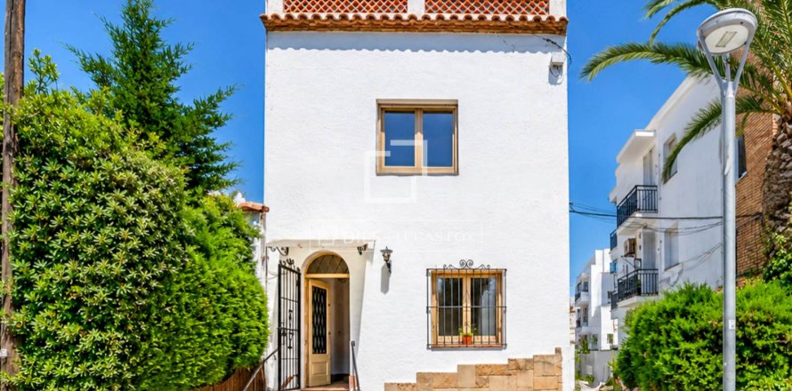Villa de 4 dormitorios en venta en Sitges, Barcelona, Cataluña, Spain № 8655