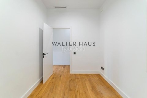 4 bedrooms apartment for sale in Eixample, Barcelona, Catalonia, Spain № 2227 - photo 12