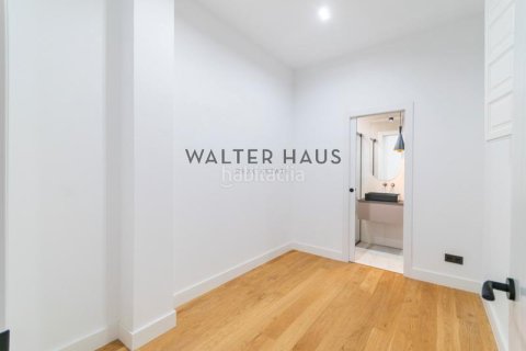 4 bedrooms apartment for sale in Eixample, Barcelona, Catalonia, Spain № 2227 - photo 13