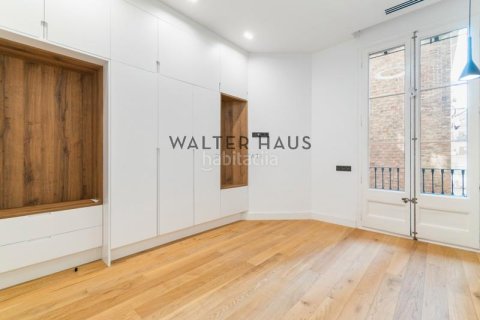 4 bedrooms apartment for sale in Eixample, Barcelona, Catalonia, Spain № 2227 - photo 26