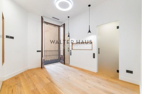 4 bedrooms apartment for sale in Eixample, Barcelona, Catalonia, Spain № 2227 - photo 24