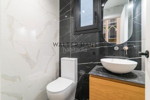 4 bedrooms apartment for sale in Eixample, Barcelona, Catalonia, Spain № 2227 - photo 18